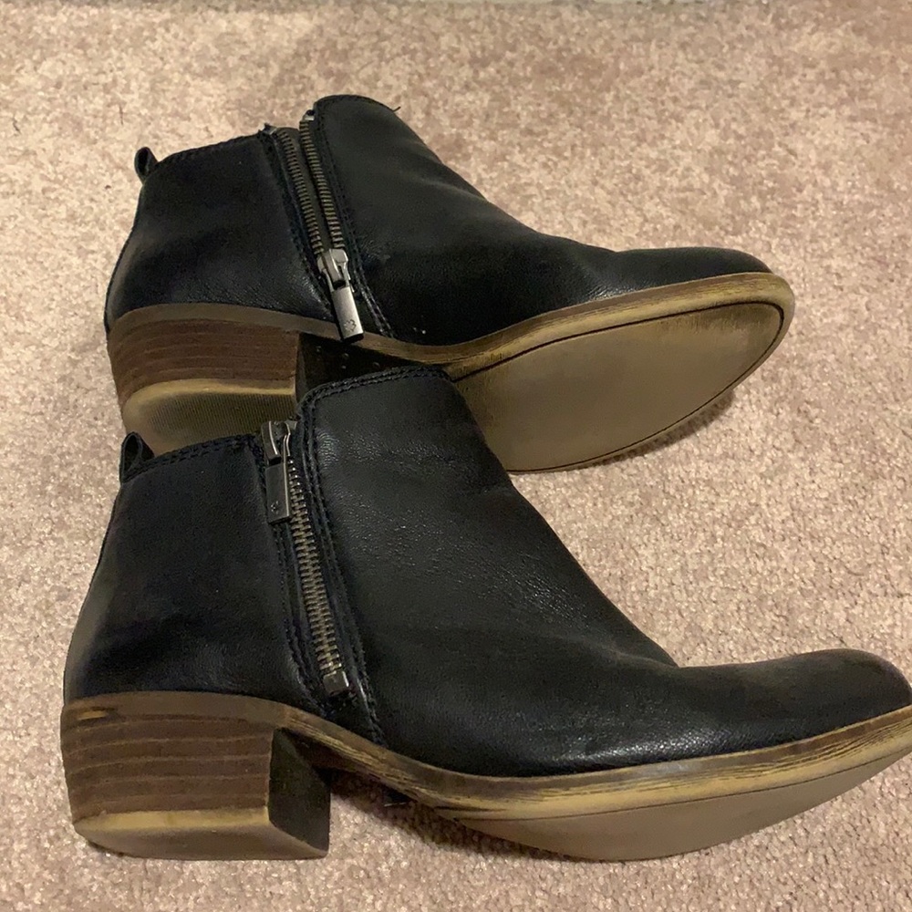 Lucky Brand Women’s black leather booties